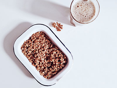 Plato de avena con leche