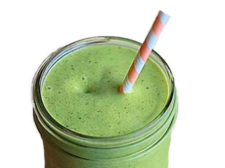 Batidos verdes en vaso